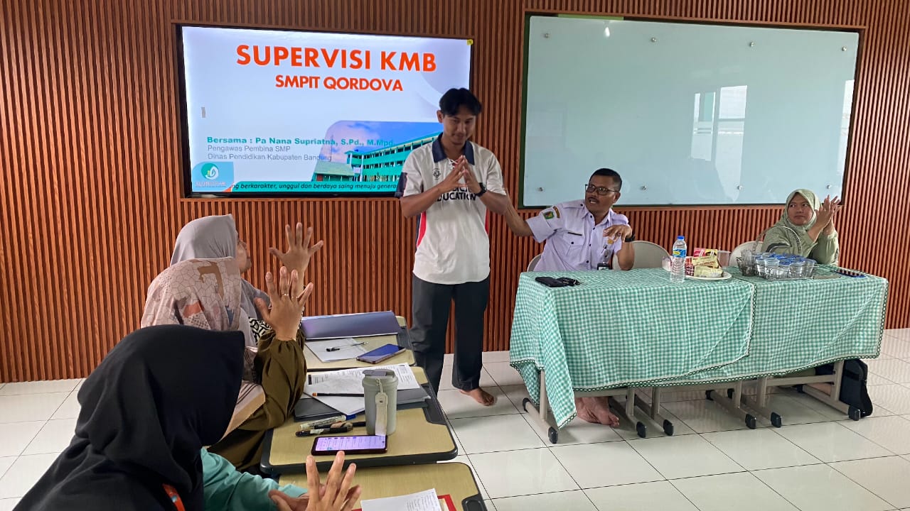 Supervisi KBM di SMP IT Qordova: Wujud Pembinaan dan Evaluasi Berkala