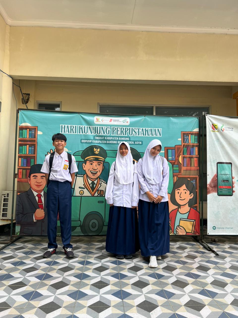 Perwakilan SMP IT Qordova Ikuti Lomba LCC Bedas Literacy Battle di DISPUSIP Kabupaten Bandung